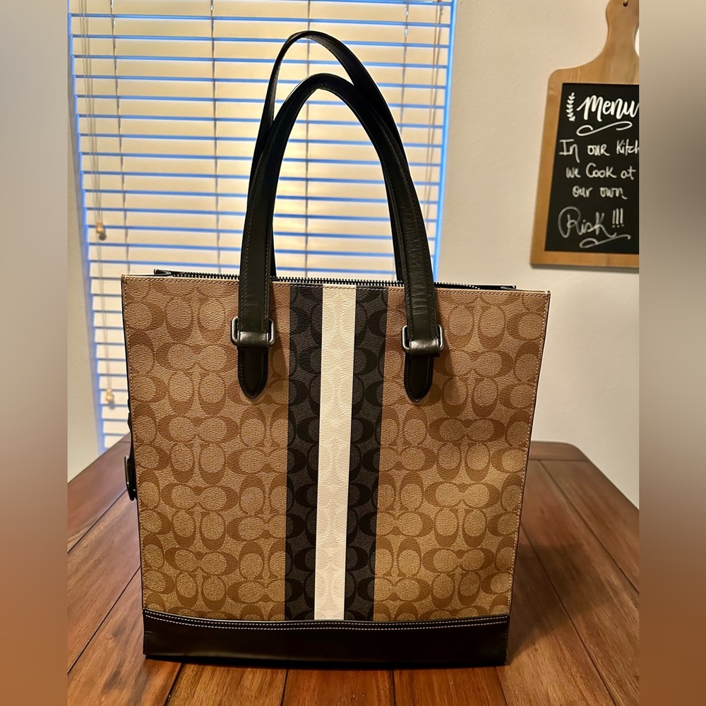 Coach Men’s Signature Tote Bag. Barely used. Like New